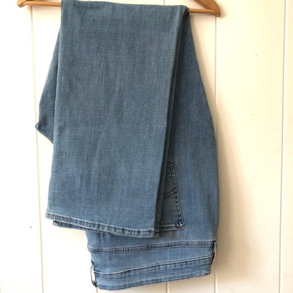 Levis 414 Classic Straight Mid-Rise Jeans - Picture 8 of 12